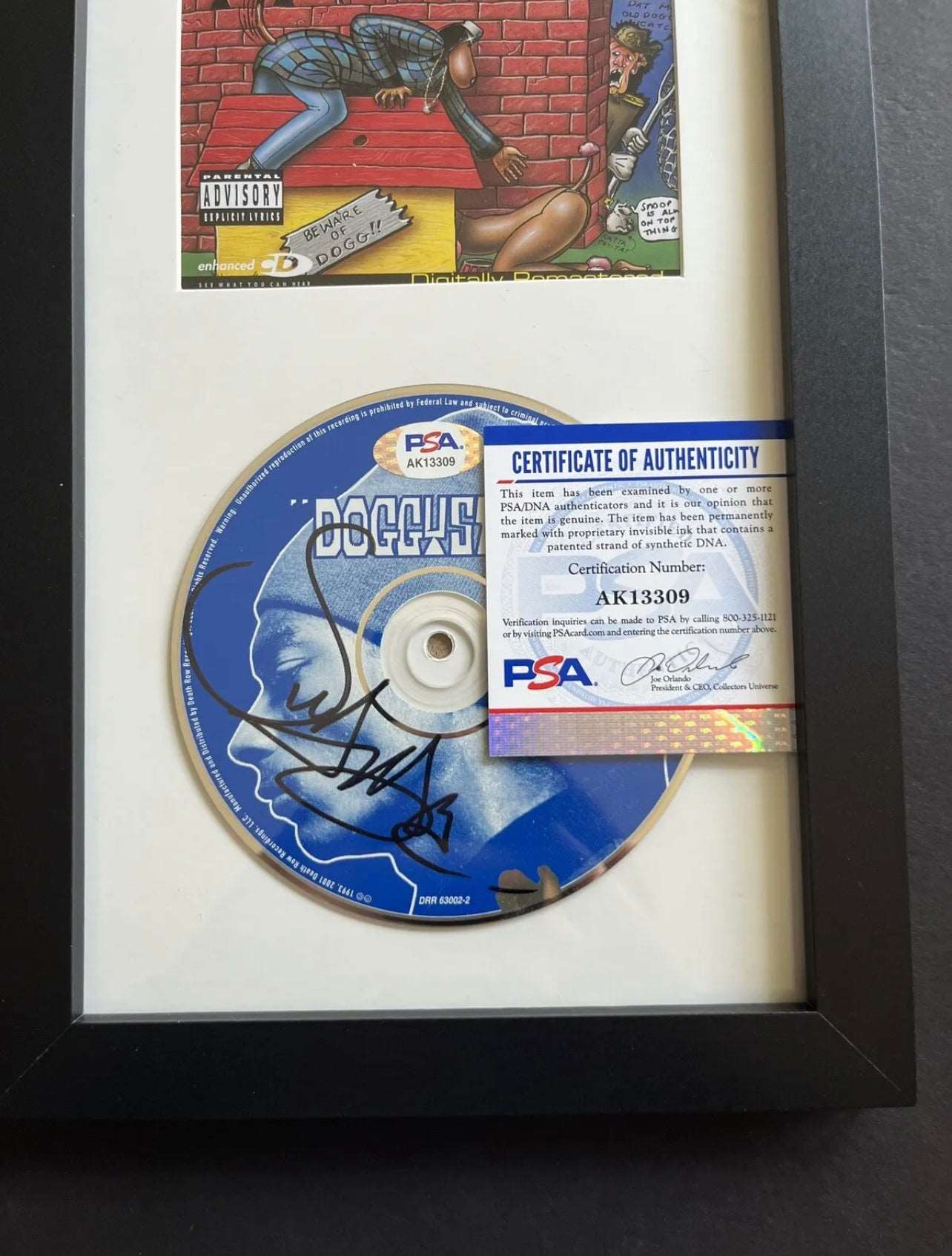 Autographed by Snoop Doggy dogg 🔥 Framed Signed 1993 Snoop Dogg Doggystyle CD Framed with Album Cover PSA Authenticated ✅ - DaFunkoShop - Framed CD